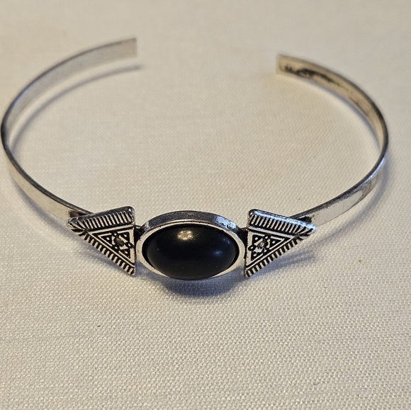 Cuff Bracelet Silver Plated With A Stone Costume Jewelry   - Picture 1 of 7